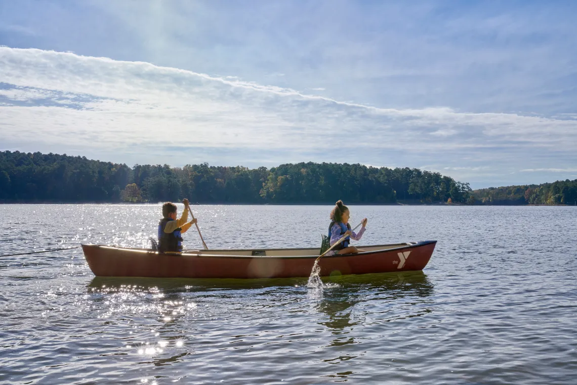 kids canoeing 